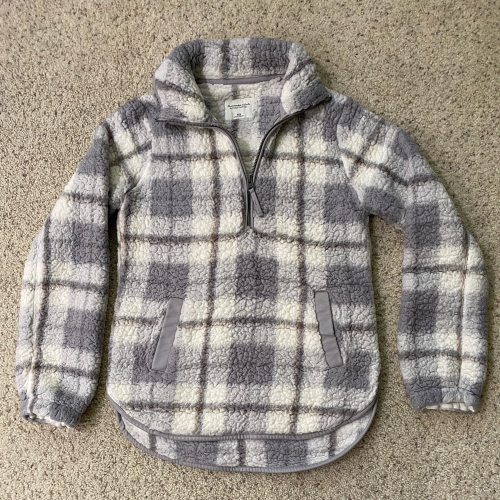 Women’s Abercrombie and fitch sweatshirt